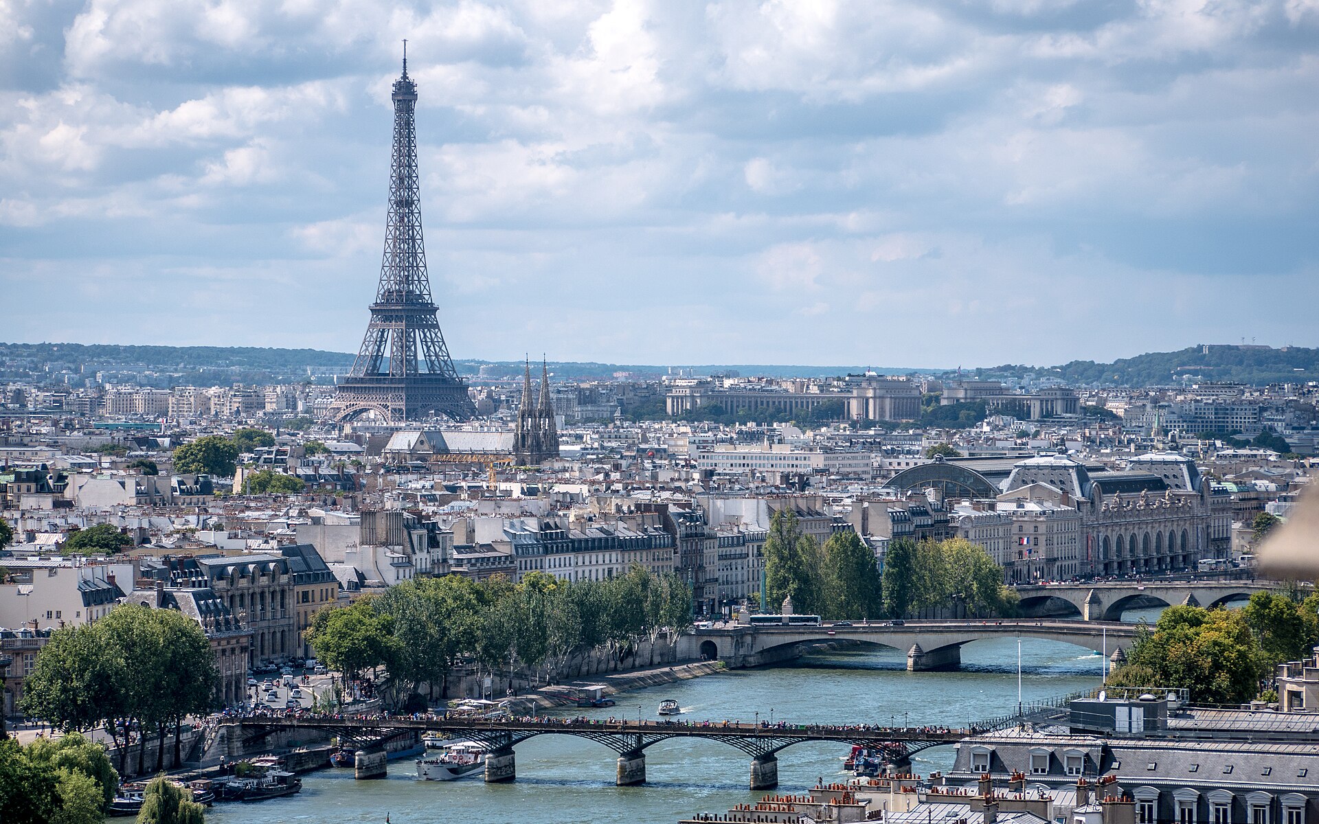 Paris (CDG) — African diaspora corridor airport to UK, USA, Canada, Australia, photo via Wikimedia Commons (media-list scan)